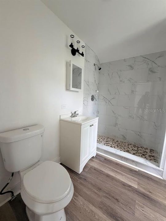 For Rent: $1,100 (1 beds, 1 baths, 720 Square Feet)