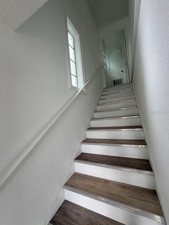 For Rent: $1,100 (1 beds, 1 baths, 720 Square Feet)