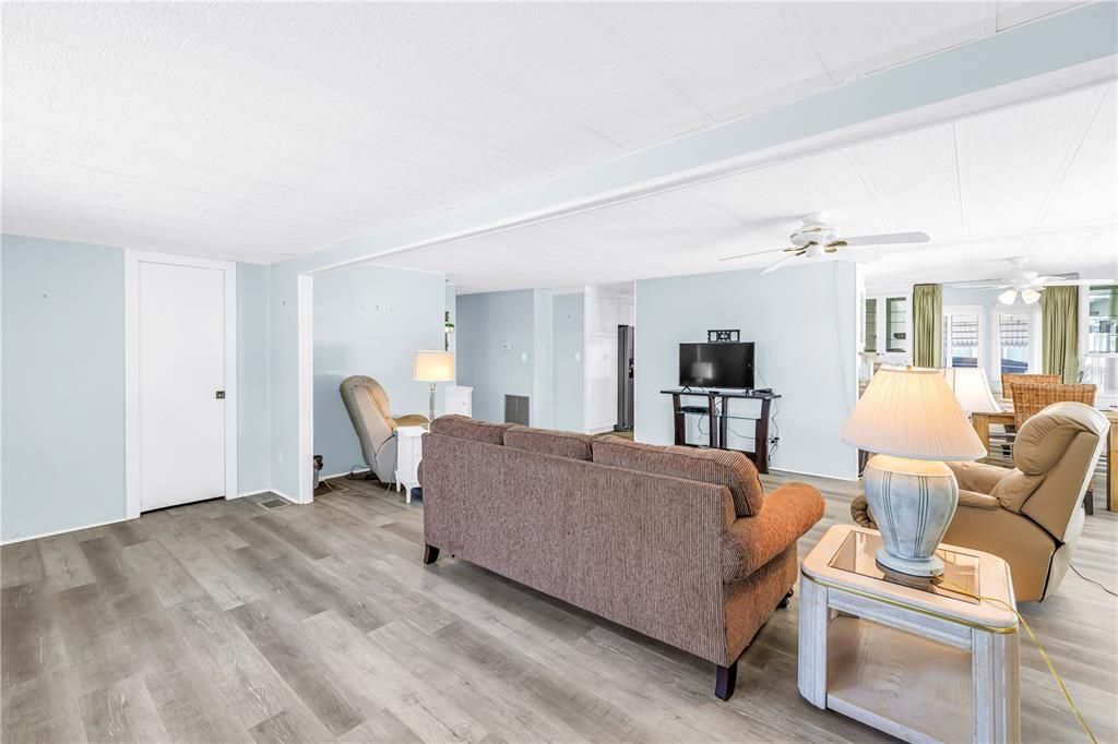 For Rent: $1,800 (2 beds, 2 baths, 1485 Square Feet)