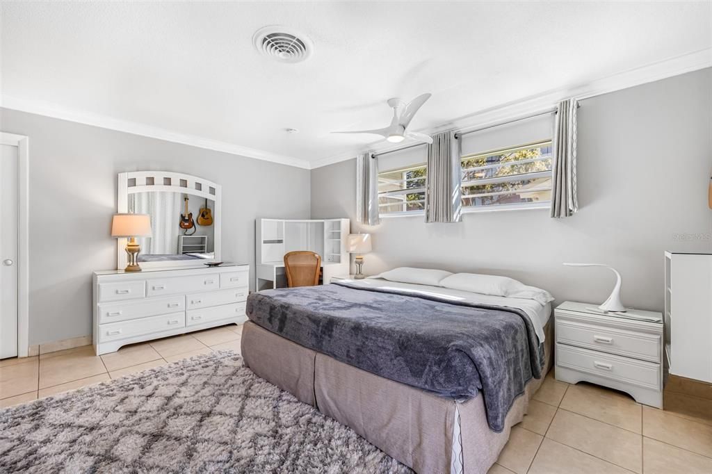 В аренду: $2,950 (1 спален, 1 ванн, 925 Квадратных фут)