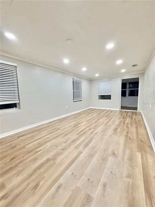 For Rent: $1,550 (3 beds, 1 baths, 1040 Square Feet)