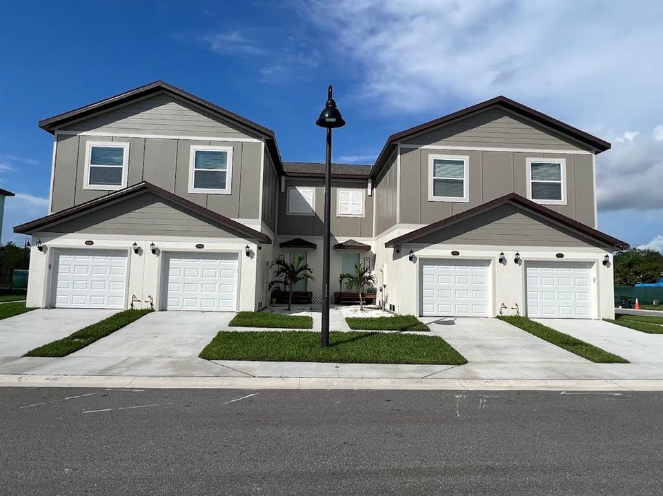 For Rent: $2,450 (2 beds, 2 baths, 1605 Square Feet)