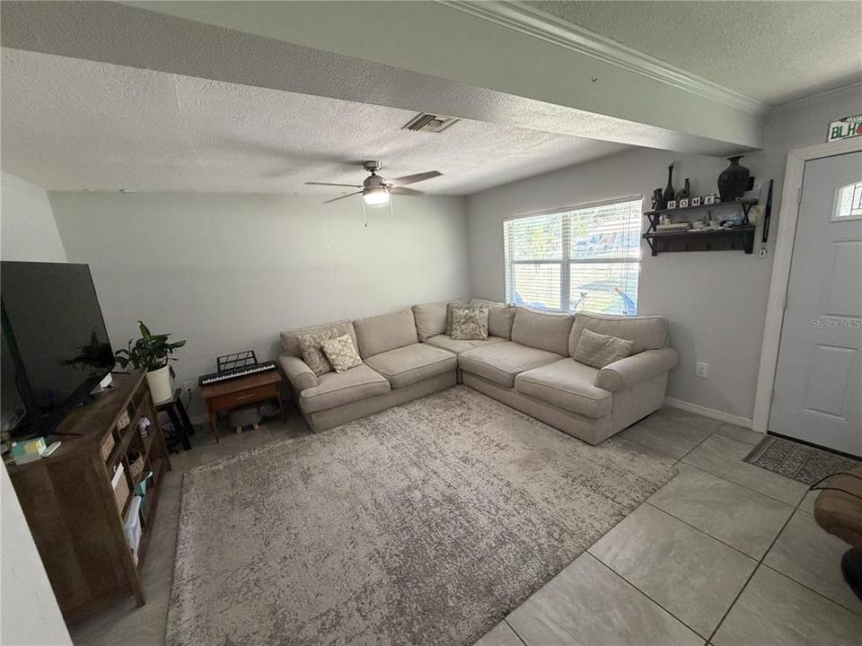 En Venta: $279,900 (3 camas, 1 baños, 1300 Pies cuadrados)