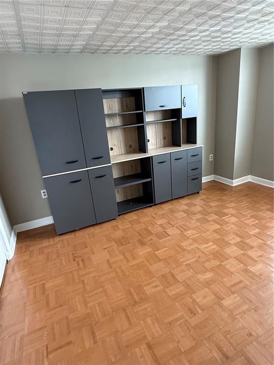 For Sale: $149,500 (2 beds, 1 baths, 873 Square Feet)