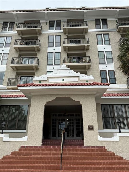 For Sale: $149,500 (2 beds, 1 baths, 873 Square Feet)