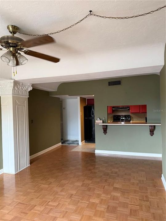 For Sale: $149,500 (2 beds, 1 baths, 873 Square Feet)