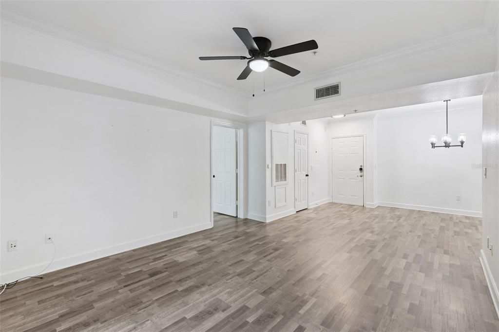 For Sale: $210,000 (2 beds, 2 baths, 1115 Square Feet)