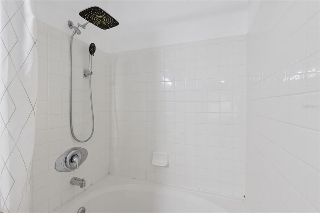 For Sale: $210,000 (2 beds, 2 baths, 1115 Square Feet)