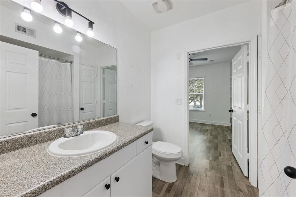 For Sale: $210,000 (2 beds, 2 baths, 1115 Square Feet)