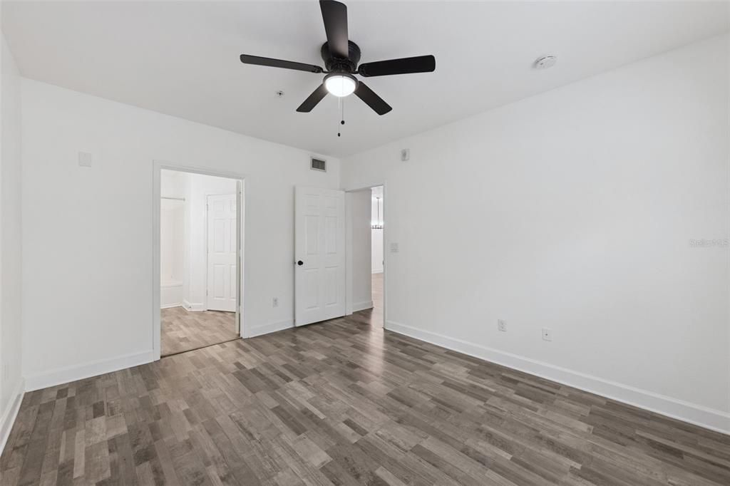 For Sale: $210,000 (2 beds, 2 baths, 1115 Square Feet)