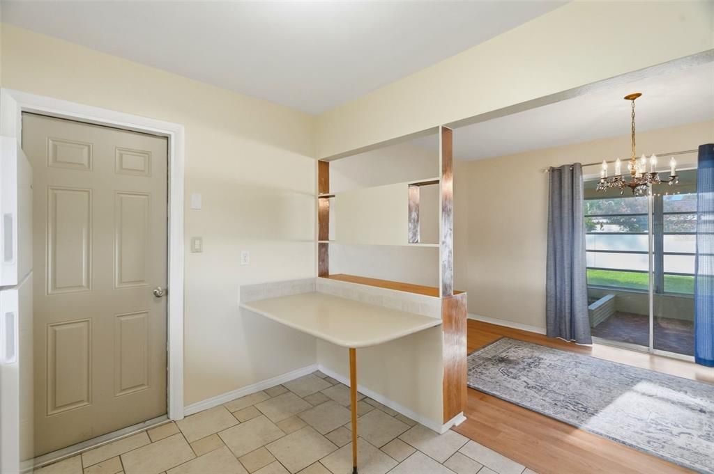 Activo con contrato: $325,000 (2 camas, 1 baños, 1094 Pies cuadrados)