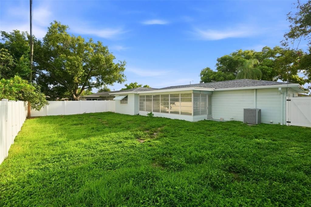 Activo con contrato: $325,000 (2 camas, 1 baños, 1094 Pies cuadrados)