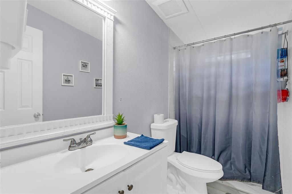 For Sale: $265,000 (6 beds, 4 baths, 1782 Square Feet)