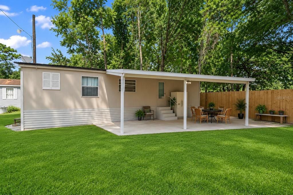 For Sale: $265,000 (6 beds, 4 baths, 1782 Square Feet)
