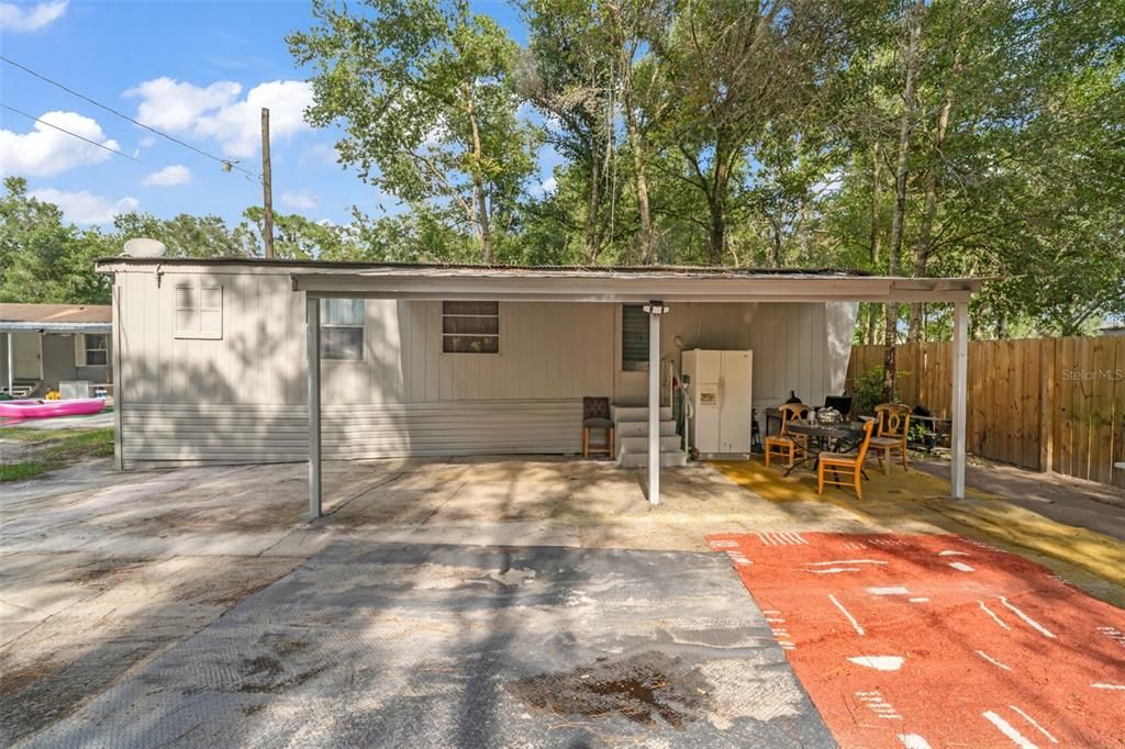 For Sale: $265,000 (6 beds, 4 baths, 1782 Square Feet)