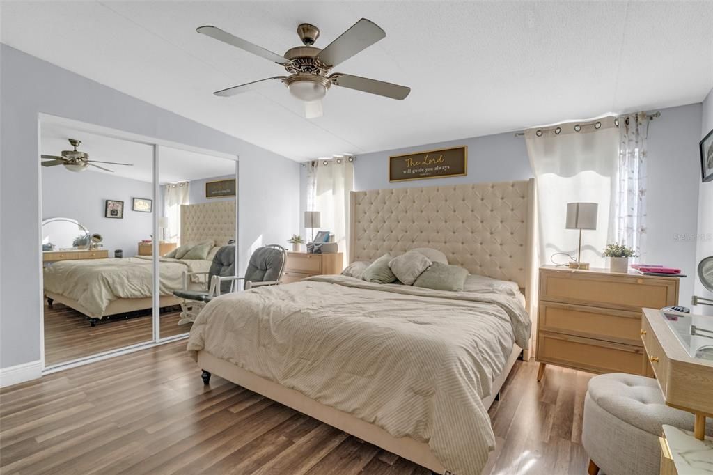 For Sale: $265,000 (6 beds, 4 baths, 1782 Square Feet)