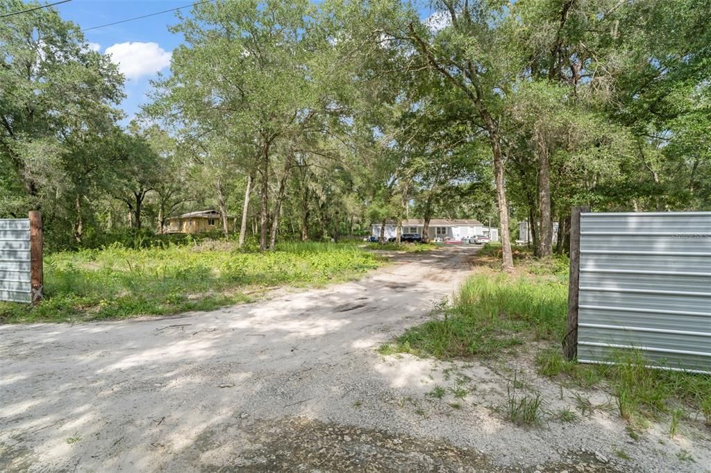 For Sale: $265,000 (6 beds, 4 baths, 1782 Square Feet)