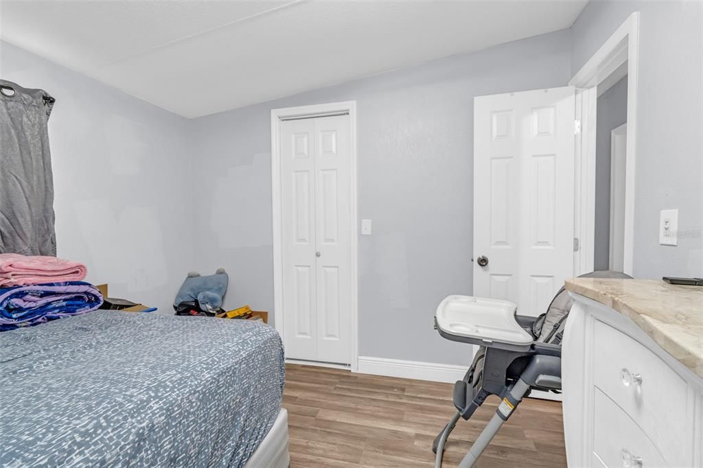 For Sale: $265,000 (6 beds, 4 baths, 1782 Square Feet)