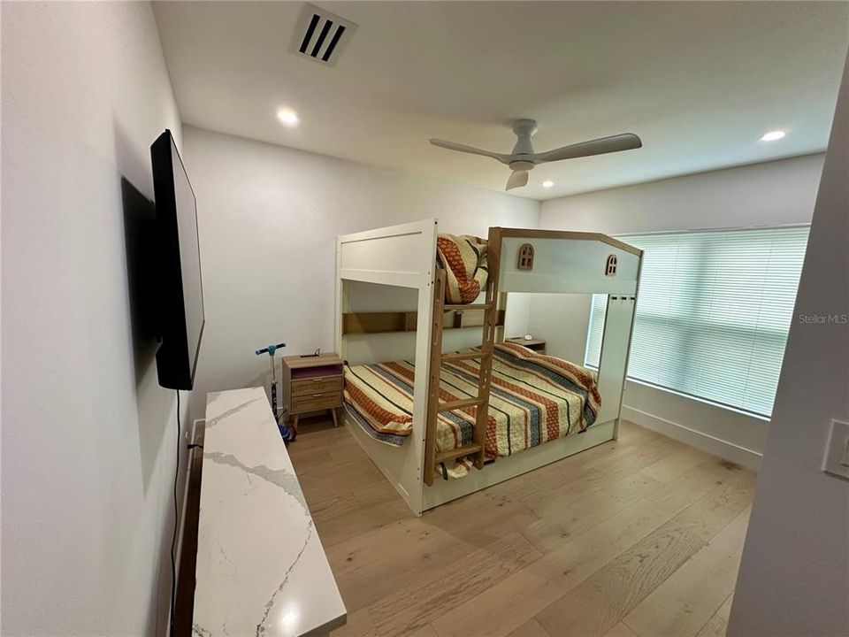 For Sale: $269,000 (3 beds, 2 baths, 1432 Square Feet)