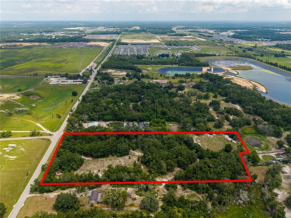 En Venta: $1,999,500 (9.45 acres)