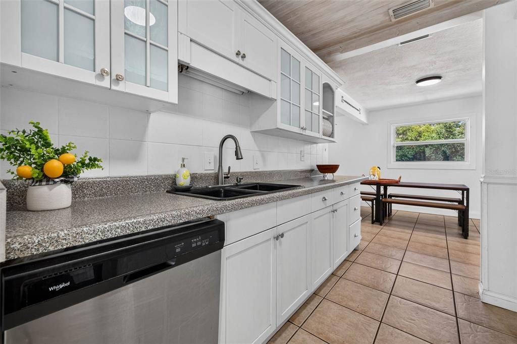 En Venta: $555,000 (3 camas, 2 baños, 1588 Pies cuadrados)