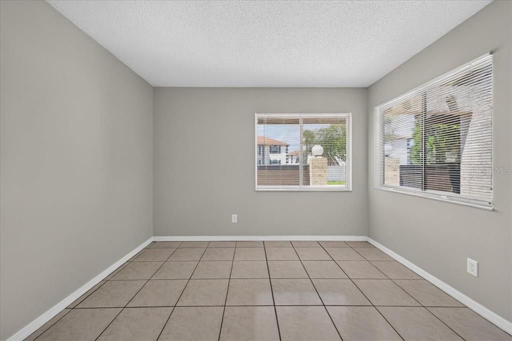 For Sale: $195,000 (2 beds, 2 baths, 1316 Square Feet)