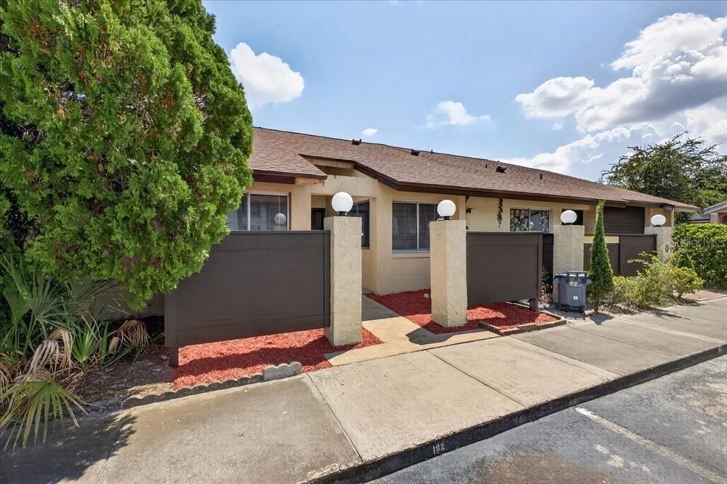 For Sale: $195,000 (2 beds, 2 baths, 1316 Square Feet)