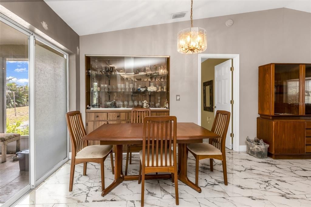 For Sale: $315,000 (2 beds, 3 baths, 1544 Square Feet)