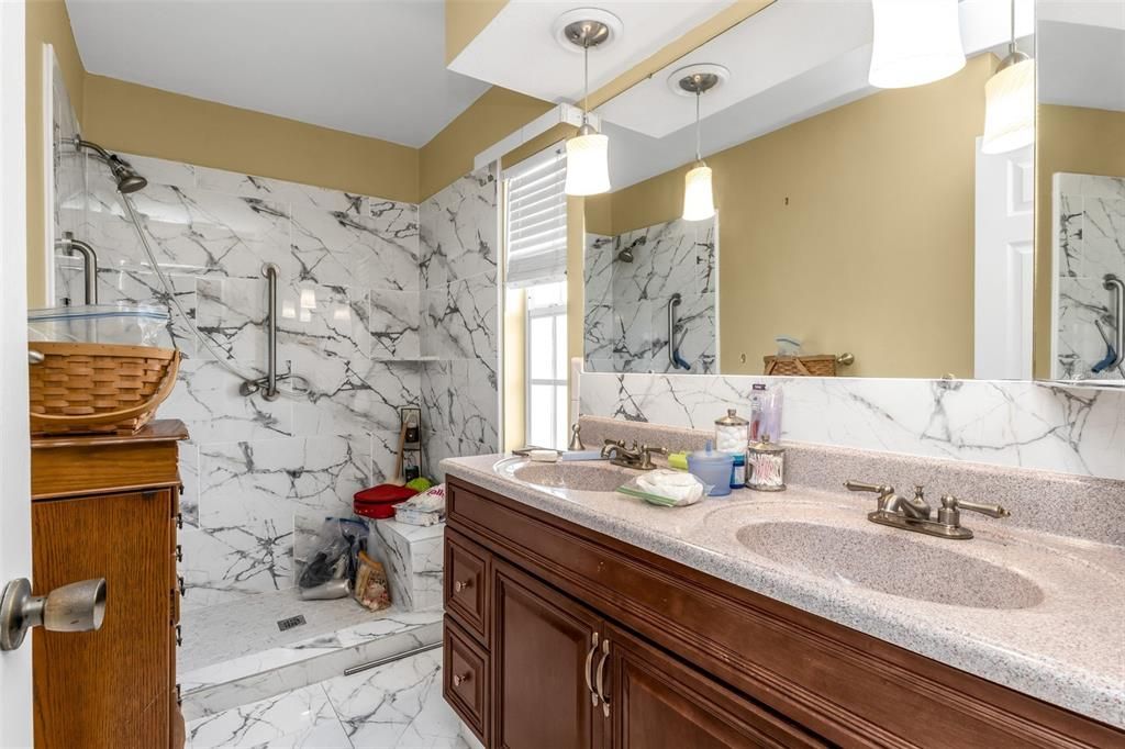 For Sale: $315,000 (2 beds, 3 baths, 1544 Square Feet)