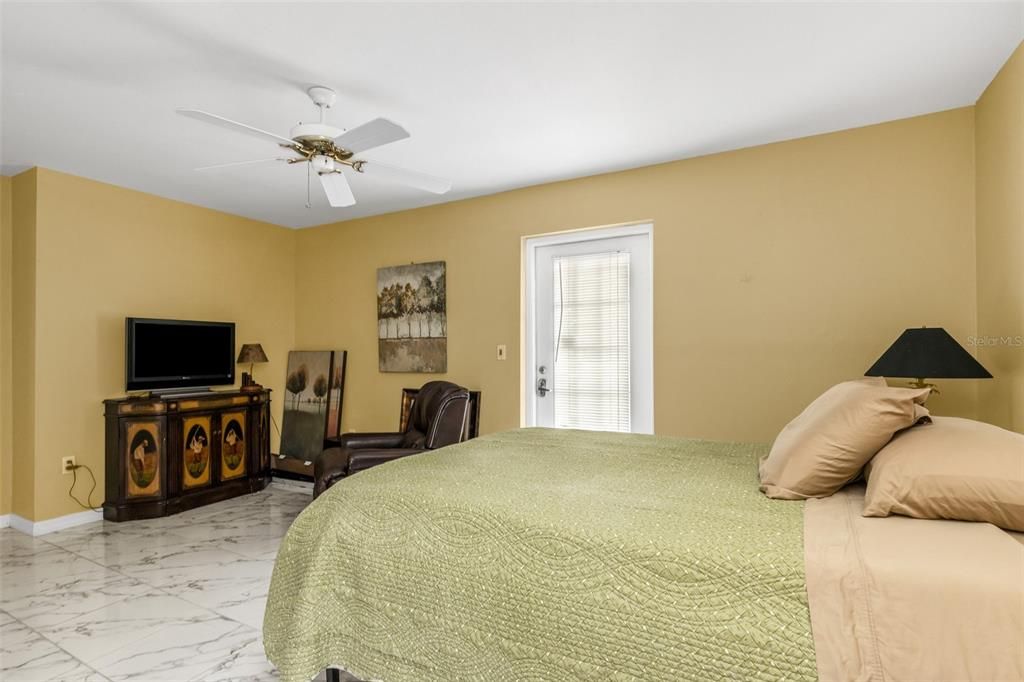 For Sale: $315,000 (2 beds, 3 baths, 1544 Square Feet)