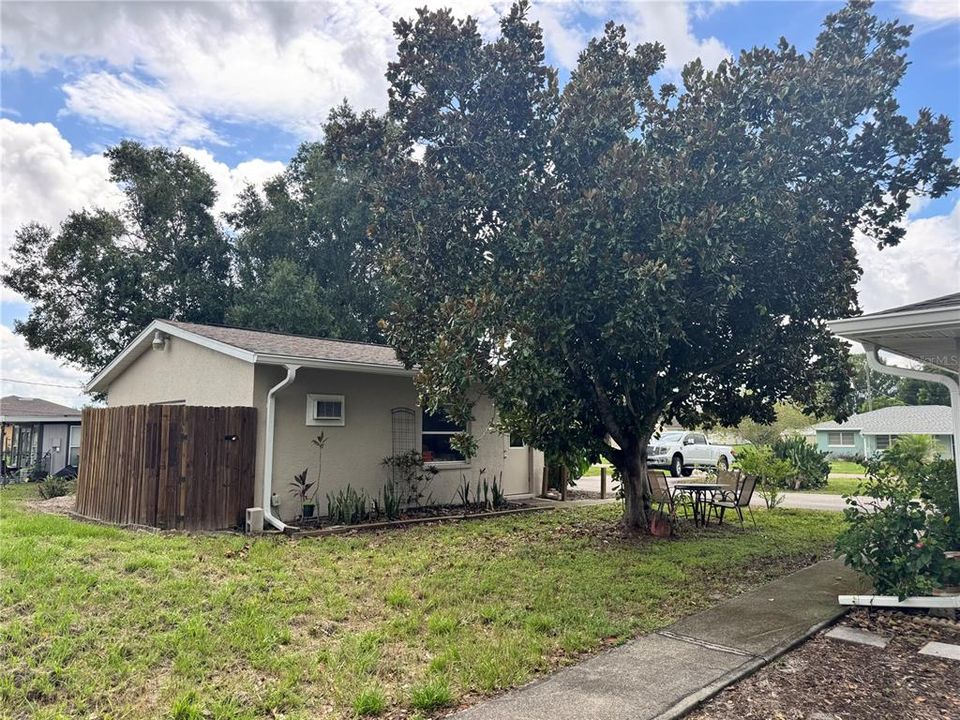 For Sale: $315,000 (2 beds, 3 baths, 1544 Square Feet)