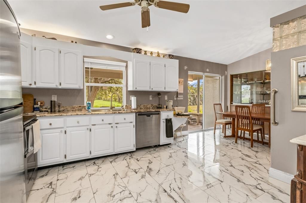 For Sale: $315,000 (2 beds, 3 baths, 1544 Square Feet)