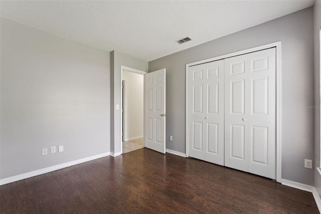 Active With Contract: $325,000 (3 beds, 2 baths, 1246 Square Feet)