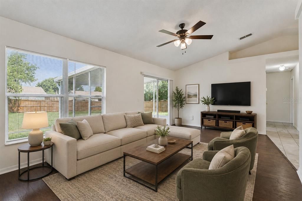 Active With Contract: $325,000 (3 beds, 2 baths, 1246 Square Feet)