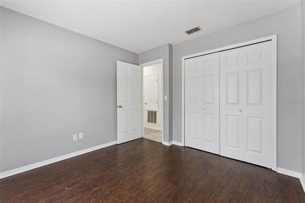 Active With Contract: $325,000 (3 beds, 2 baths, 1246 Square Feet)