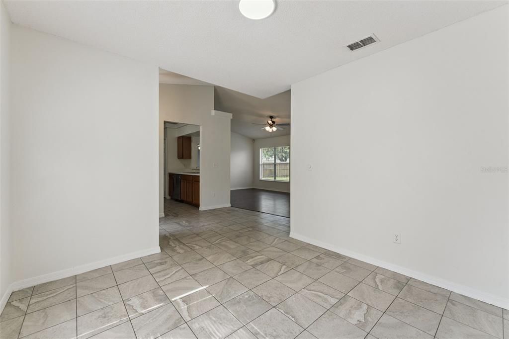 Active With Contract: $325,000 (3 beds, 2 baths, 1246 Square Feet)