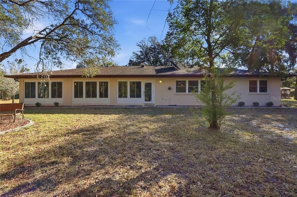 For Sale: $379,900 (3 beds, 2 baths, 2580 Square Feet)