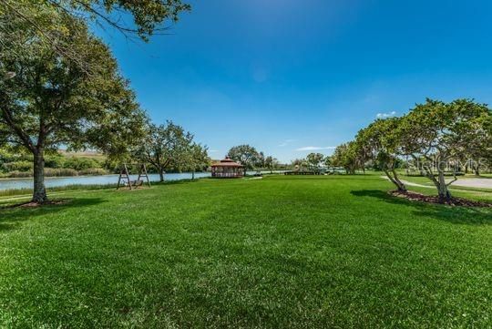 En Venta: $349,900 (2 camas, 2 baños, 1420 Pies cuadrados)