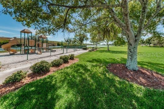 En Venta: $349,900 (2 camas, 2 baños, 1420 Pies cuadrados)