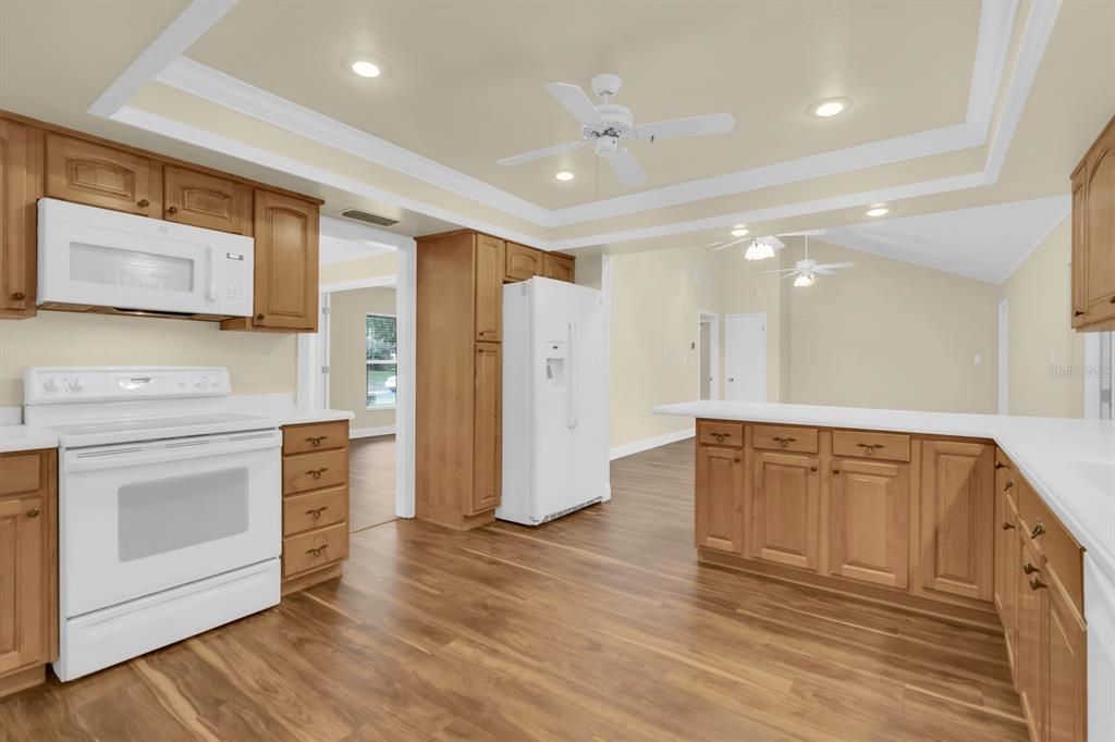 En Venta: $675,000 (4 camas, 2 baños, 2868 Pies cuadrados)