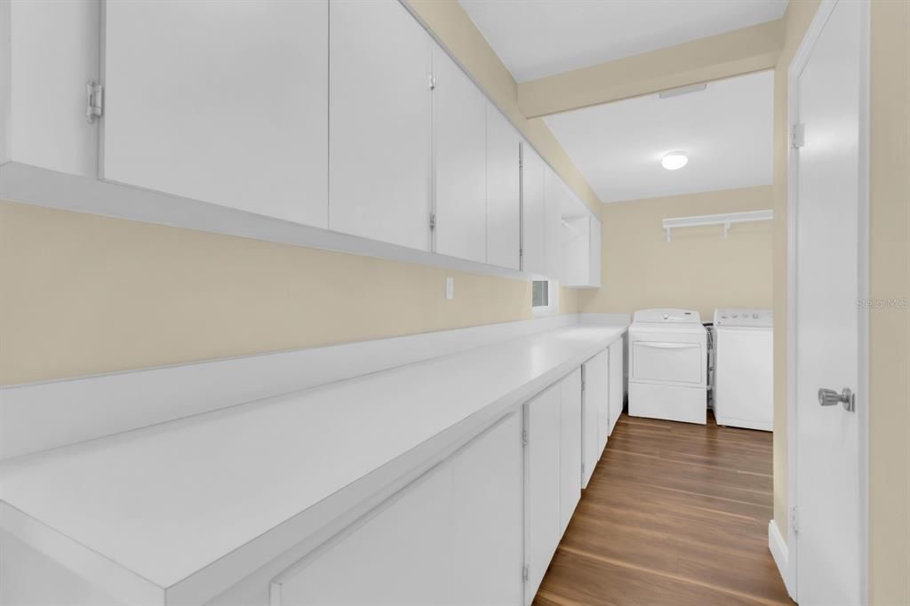 En Venta: $675,000 (4 camas, 2 baños, 2868 Pies cuadrados)