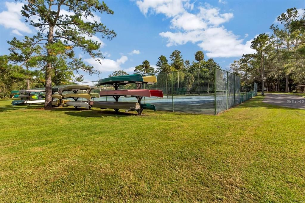En Venta: $675,000 (4 camas, 2 baños, 2868 Pies cuadrados)