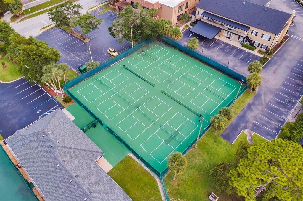 En Venta: $675,000 (4 camas, 2 baños, 2868 Pies cuadrados)