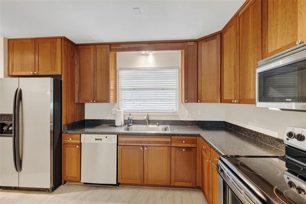 For Rent: $3,000 (3 beds, 2 baths, 1630 Square Feet)