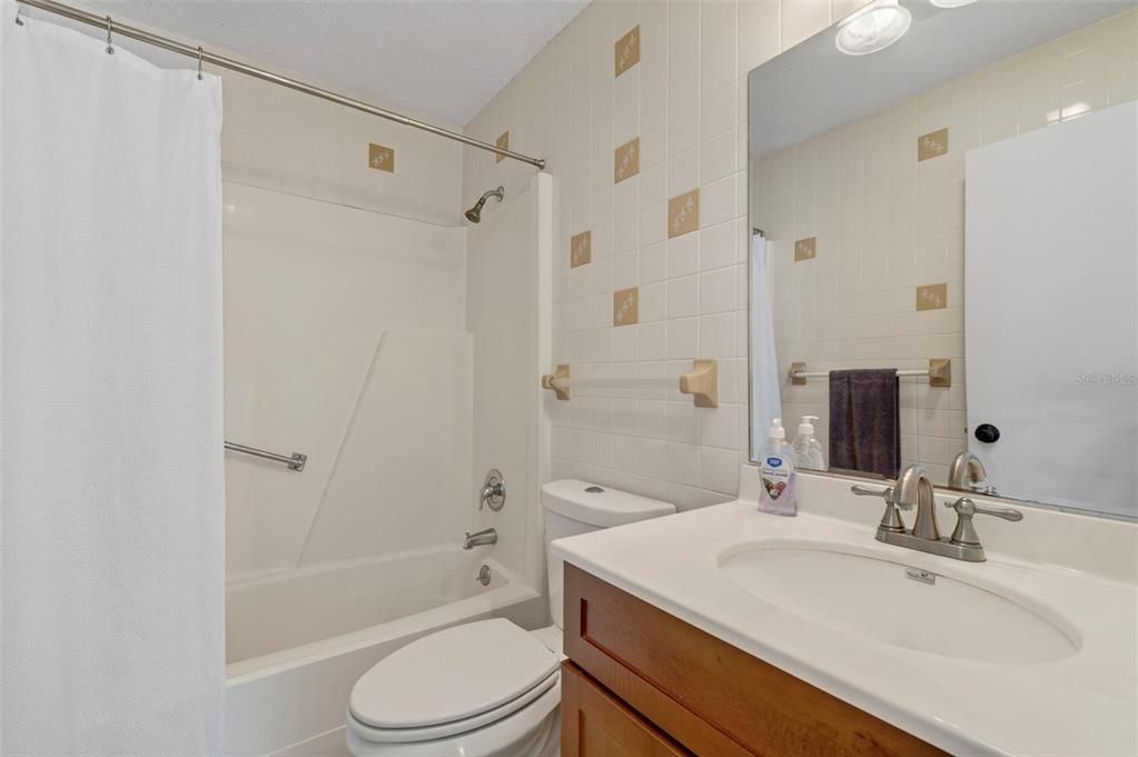 For Rent: $3,000 (3 beds, 2 baths, 1630 Square Feet)