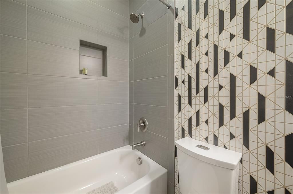 For Rent: $6,500 (5 beds, 3 baths, 2612 Square Feet)
