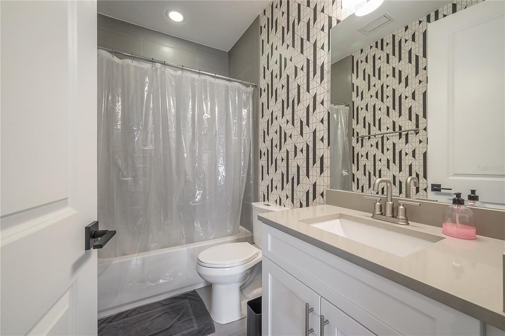 For Rent: $6,500 (5 beds, 3 baths, 2612 Square Feet)