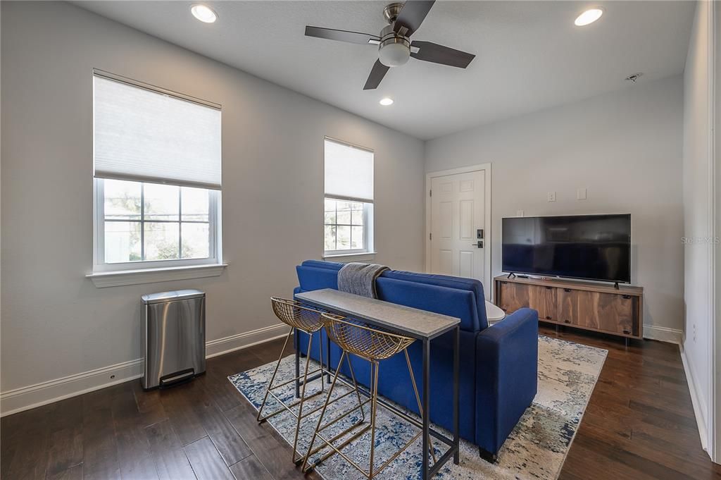 For Rent: $6,500 (5 beds, 3 baths, 2612 Square Feet)