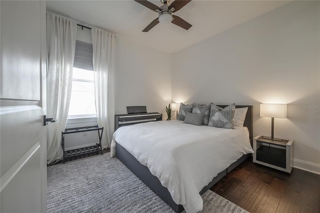 For Rent: $6,500 (5 beds, 3 baths, 2612 Square Feet)
