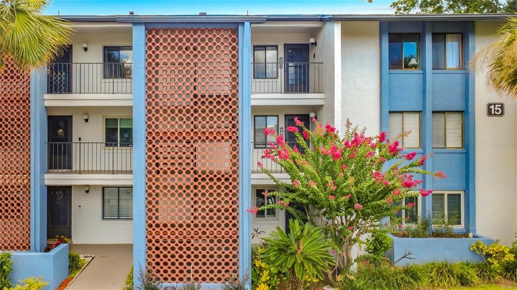 For Sale: $200,000 (2 beds, 2 baths, 1341 Square Feet)